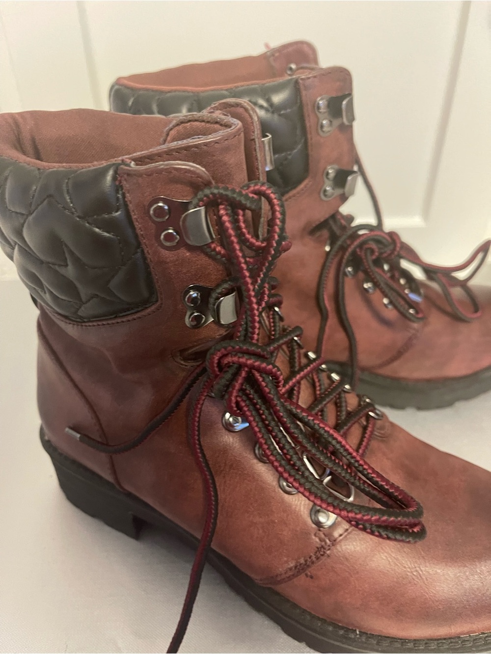 Mia Mackenzie Boots Women’s Burgundy Faux Leather Combats Boots Sz 8.5M